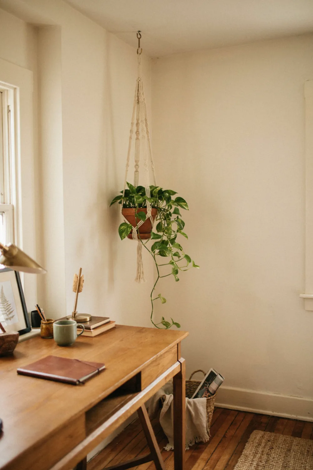 Cozy boho home office nook: finish the Corner With a Macramé Plant Hanger