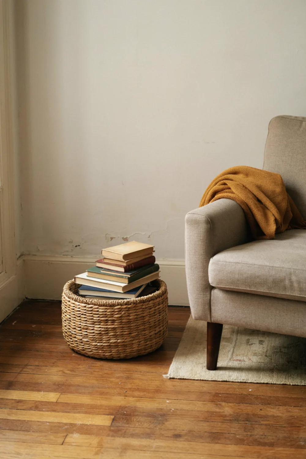 Cozy reading nook with fairy lights: keep a Basket of Only Five Favorites
